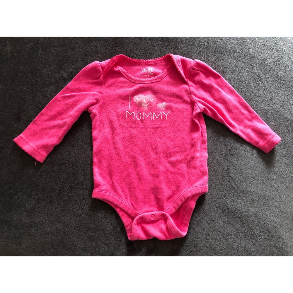 “I ❤️ Mommy” Onesie